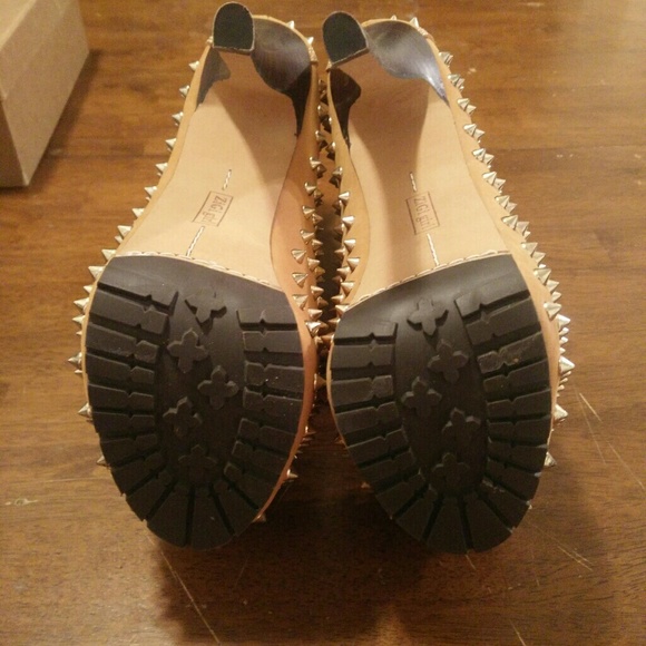 Studded boots - Picture 2 of 3